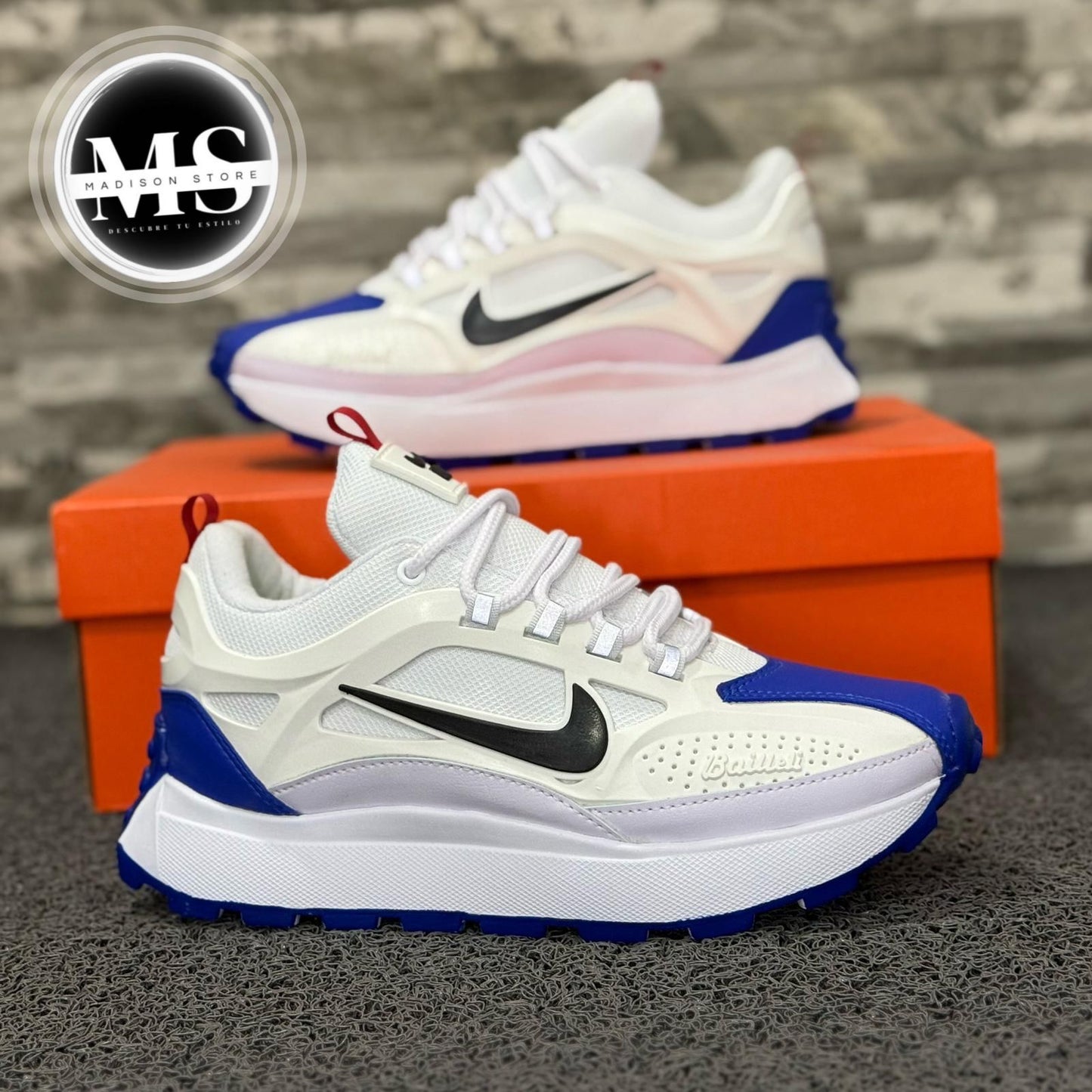 NIKE BAILLELY