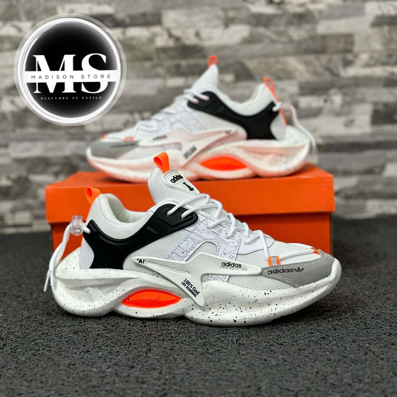 ADIDAS ASTRO