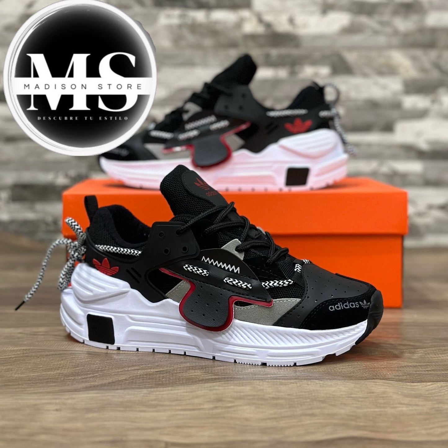 ADIDAS SIKAIGE