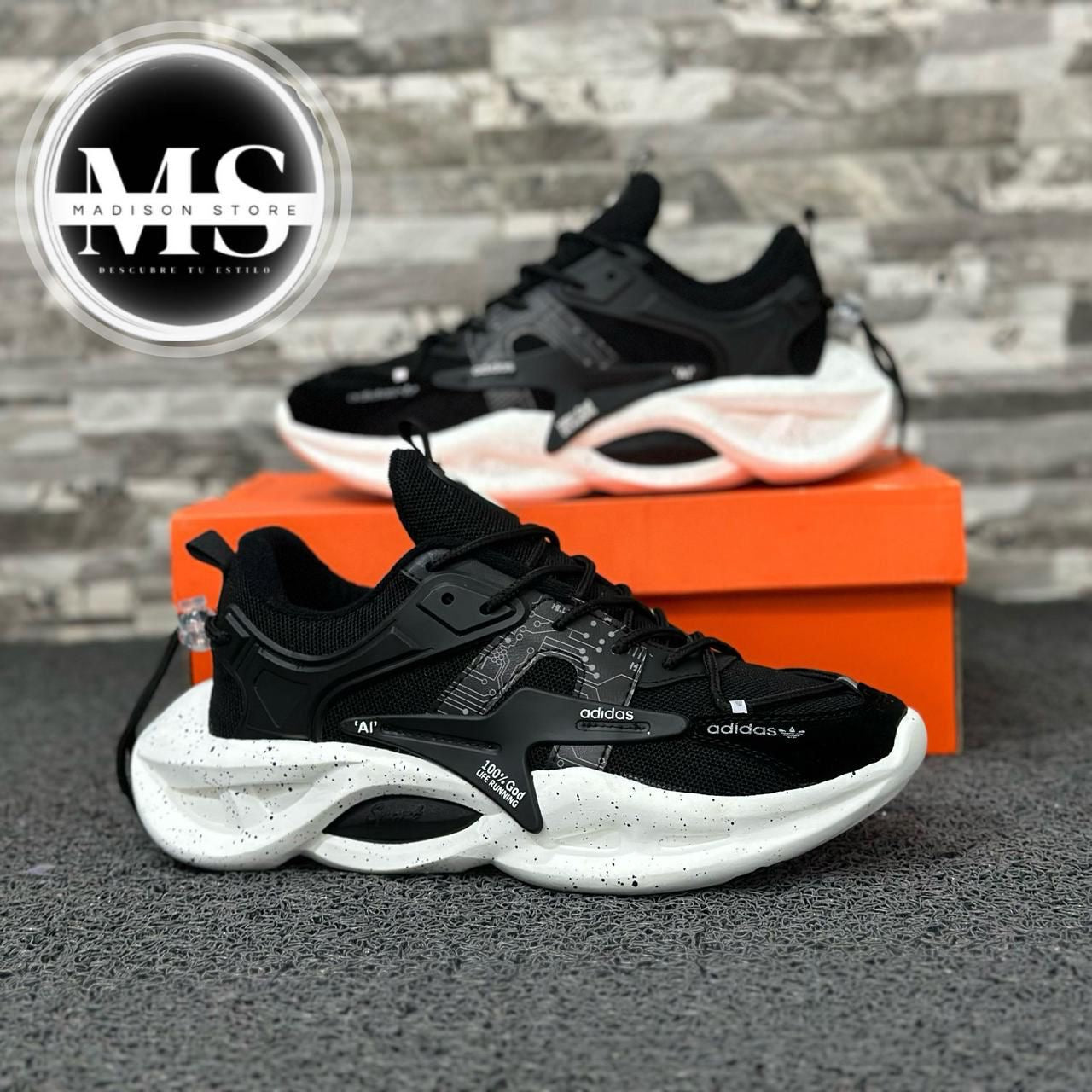 ADIDAS ASTRO