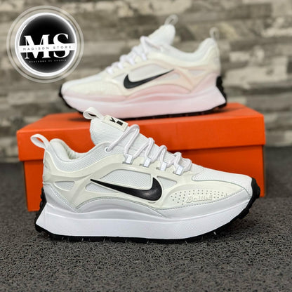 NIKE BAILLELY