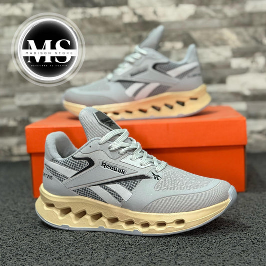 REBOOK ROYAL