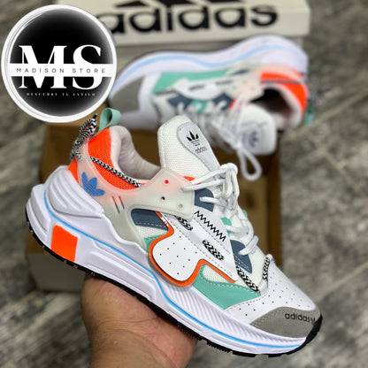 ADIDAS SIKAIGE