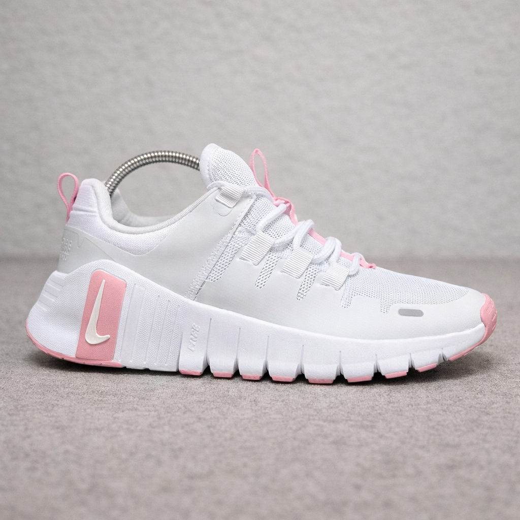 NIKE FREE DAMA