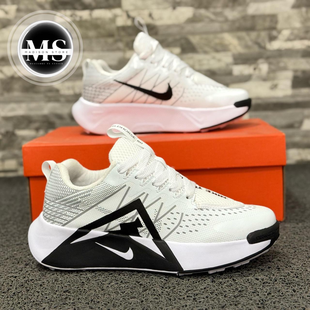 NIKE  WILDHORSE