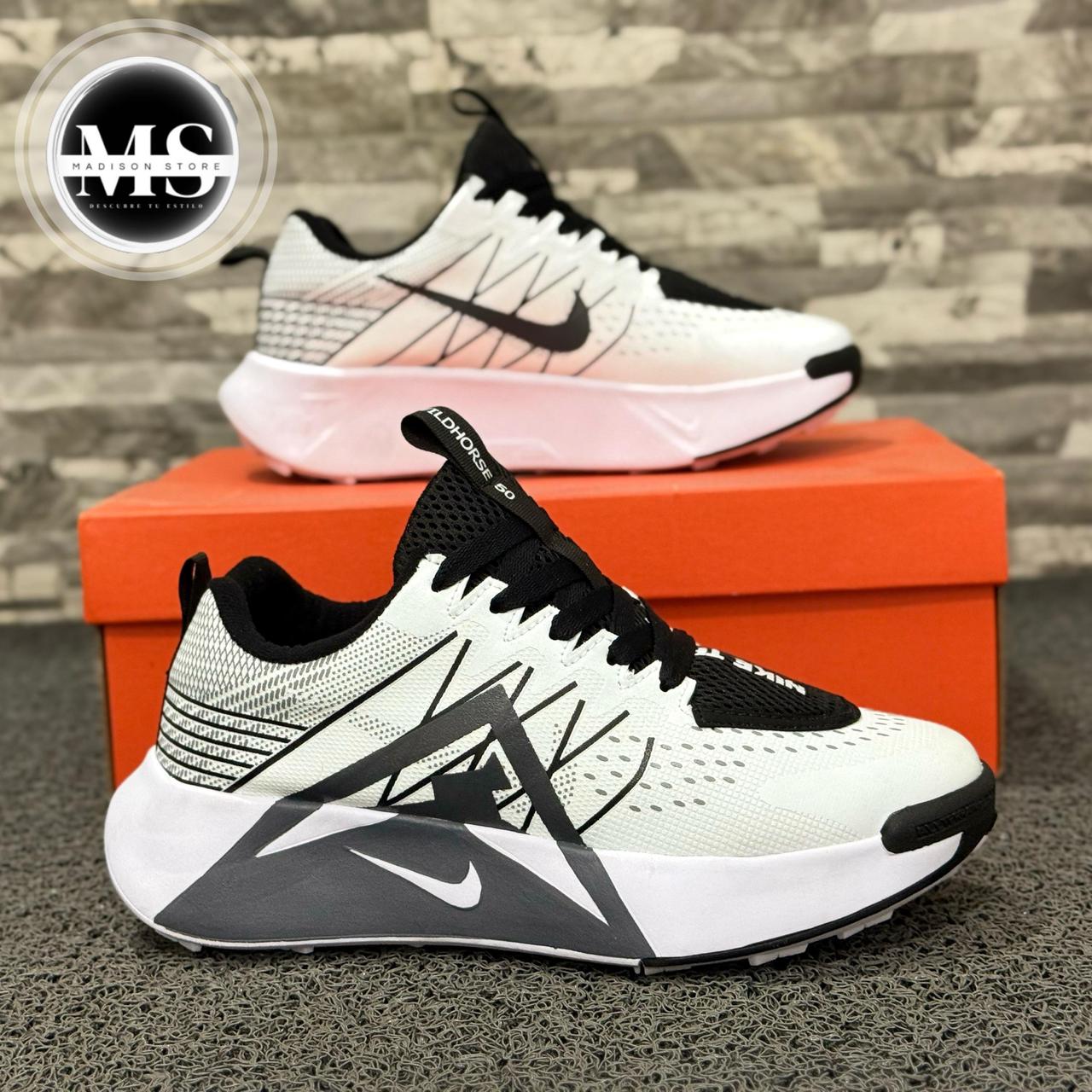 NIKE  WILDHORSE