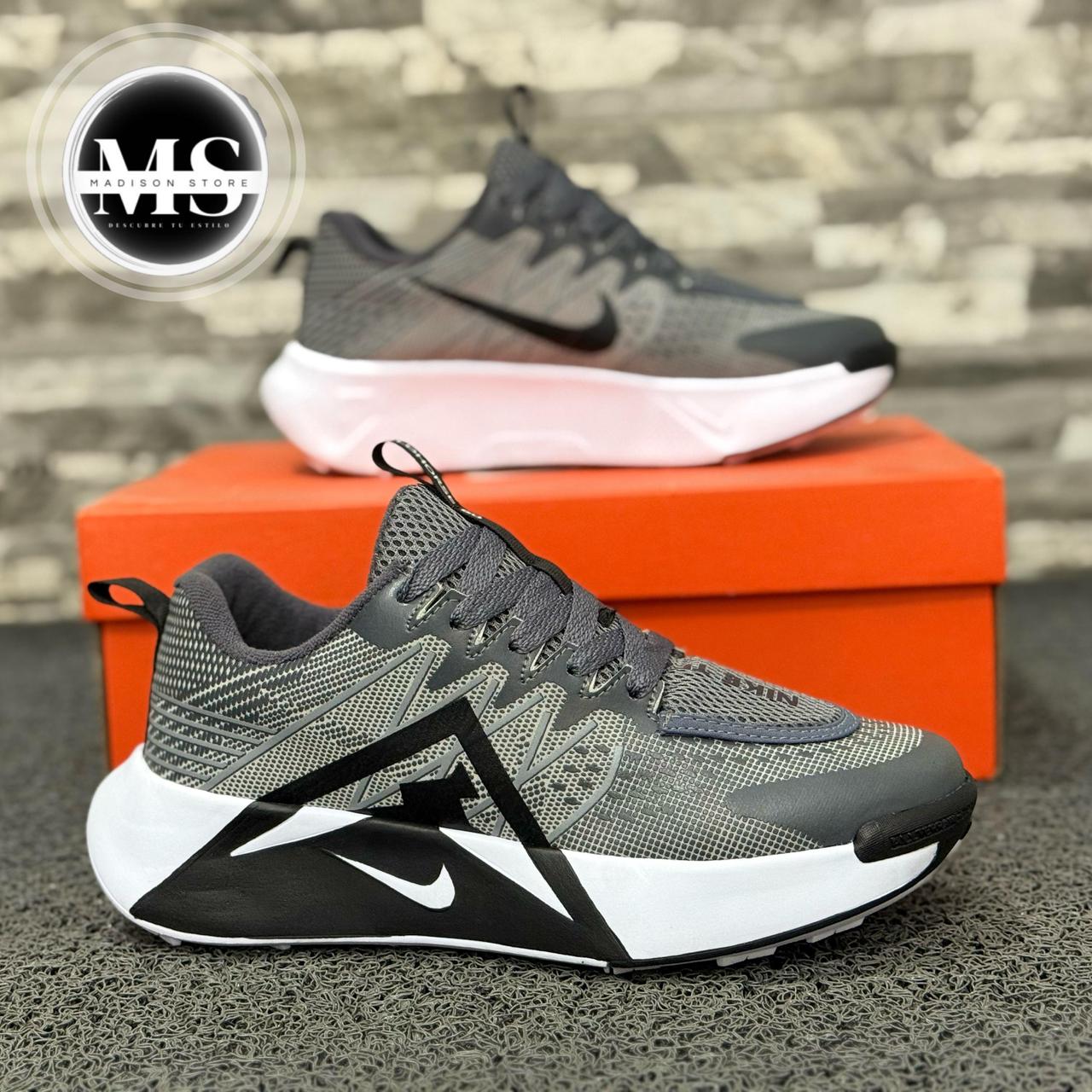 NIKE  WILDHORSE